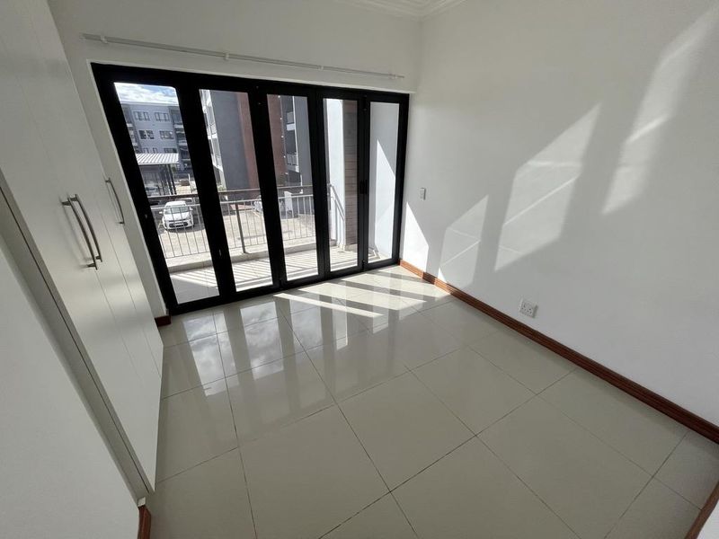 Hendra - Modern 3-Bedroom Apartment in Umhlanga Ridge - Photo 7