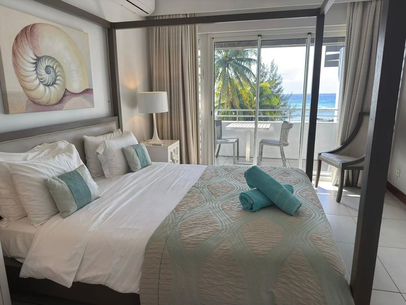 EXCLUSIVE BEACHFRONT PENTHOUSE - Photo 6