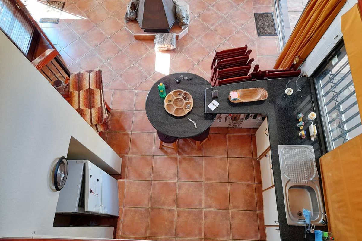 8 Sleeper House in Game Lodge - Photo 3