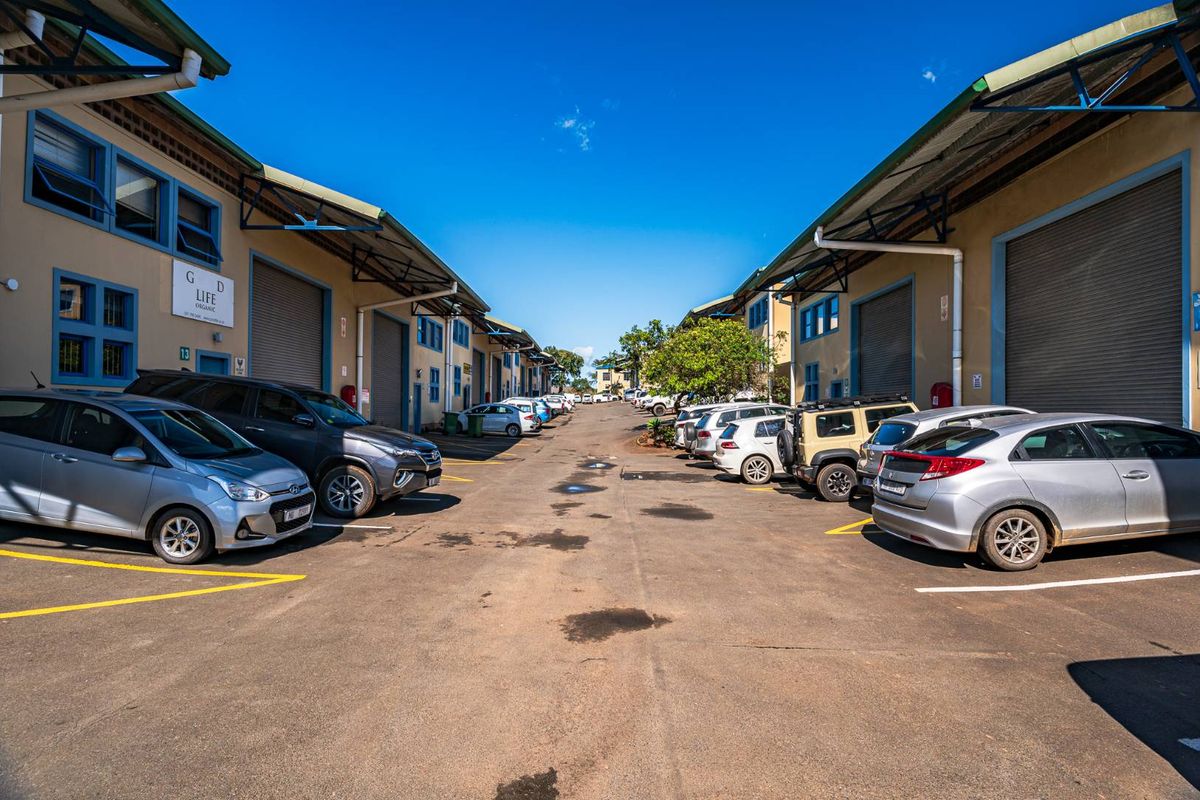 Secure CCTV-Monitored Unit in Prime Industrial Park - Photo 4
