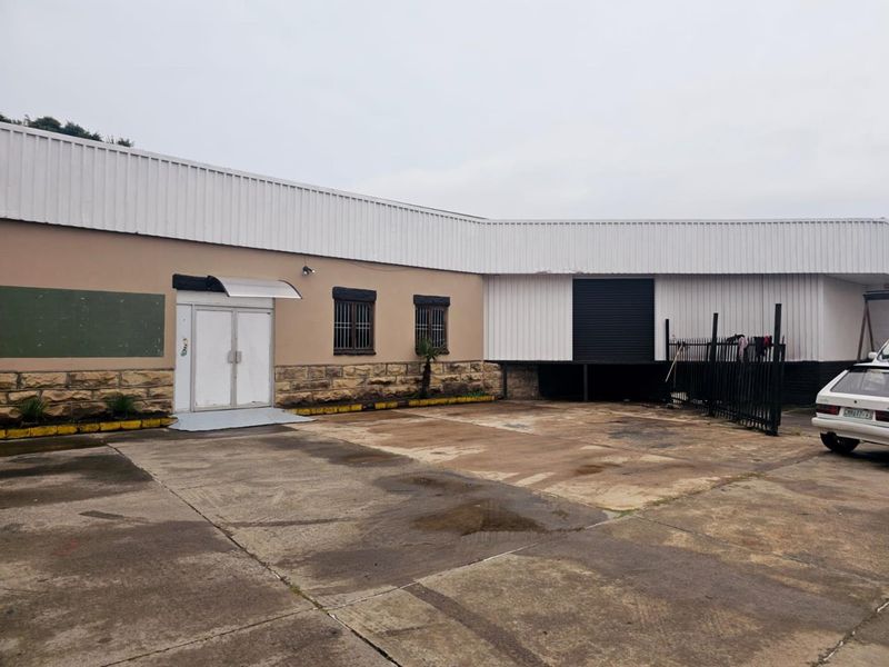 **Prime Commercial Property for Sale: Endless Opportunities Await** - Photo 9