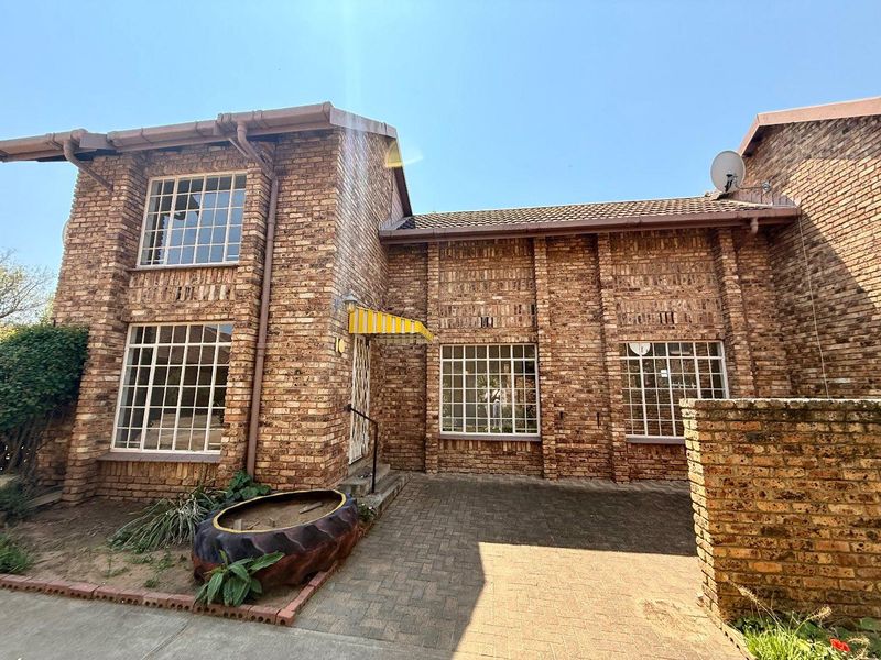 2 bedroom with loft to rent - Photo 2