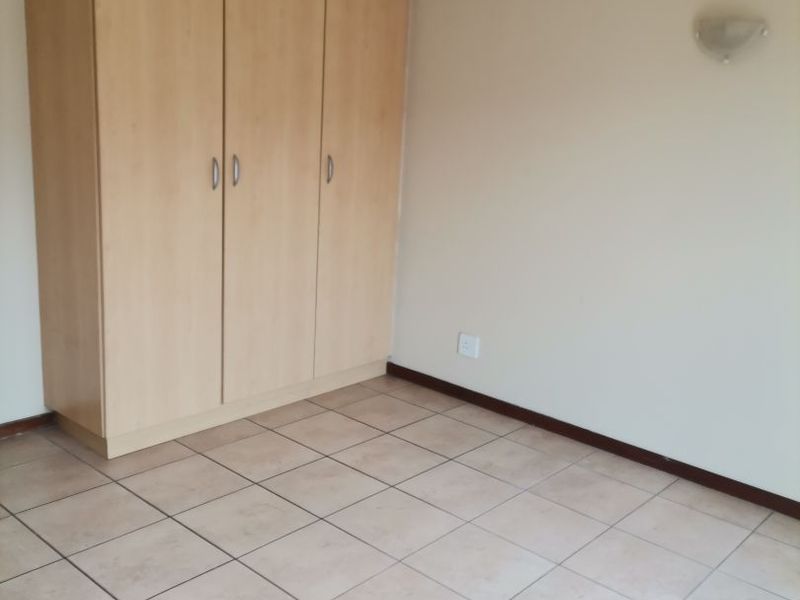 TWO BEDROOM APARTMENT IN VORNA VALLEY,MIDRAND -1 JULY 2026. - Photo 9