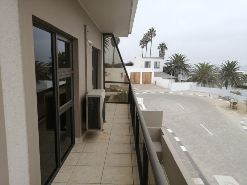 Connoisseurs Mansion with Seaview - Photo 7