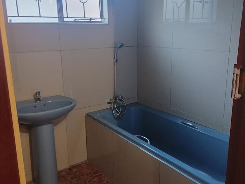 4 Bedroom House in Mamelodi - Photo 8