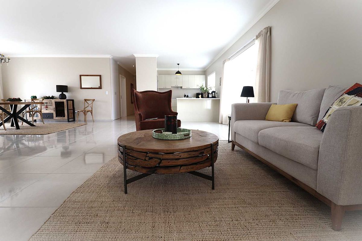 Modern One-Level Coastal Townhouse with Private Garden for Sale in Swakopmund, Namibia - Photo 4