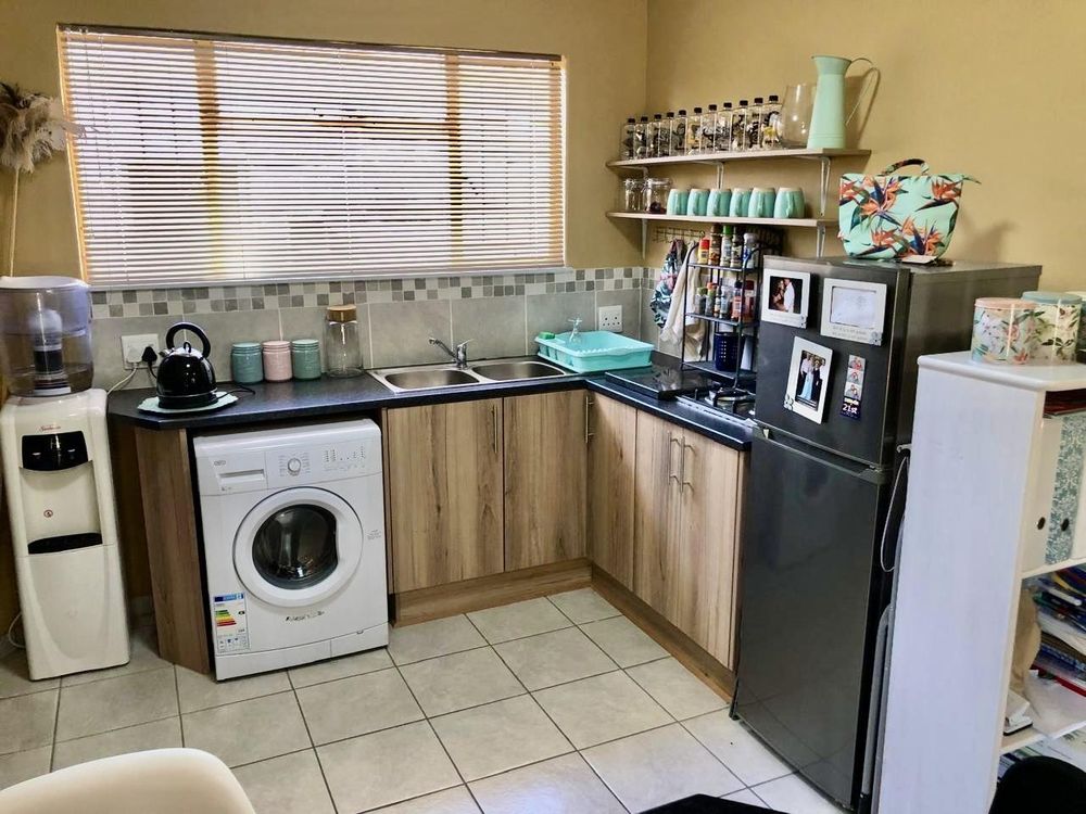 Garden flat 1 - space for all your appliances