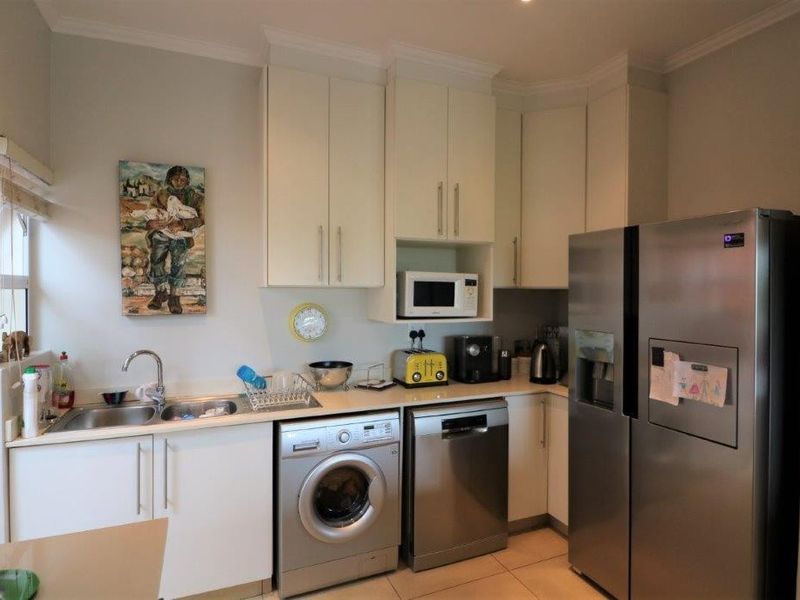 4 Bedroom Home Within A Secure Complex - Photo 4