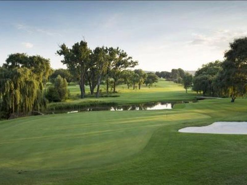 Stunning Unit In Brookfields Golf Estate - Photo 2