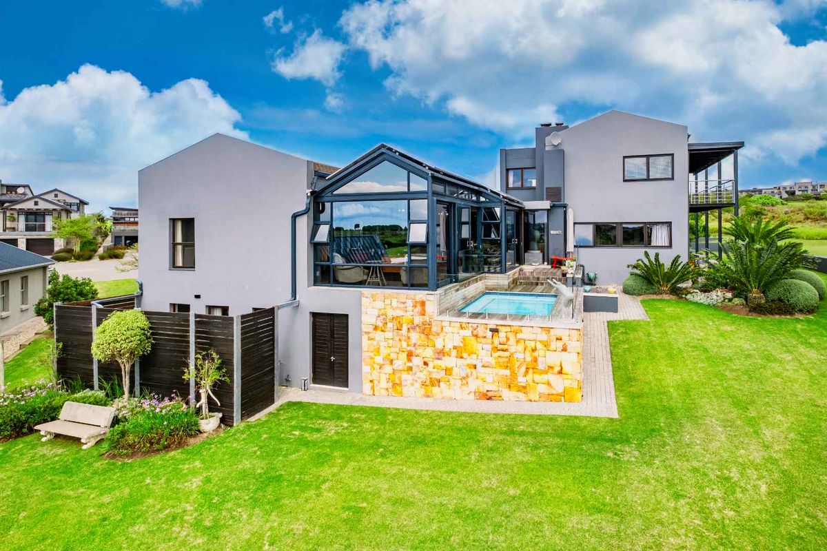 Oubaai Golf Estate Spacious Family Home For Sale - Photo 4
