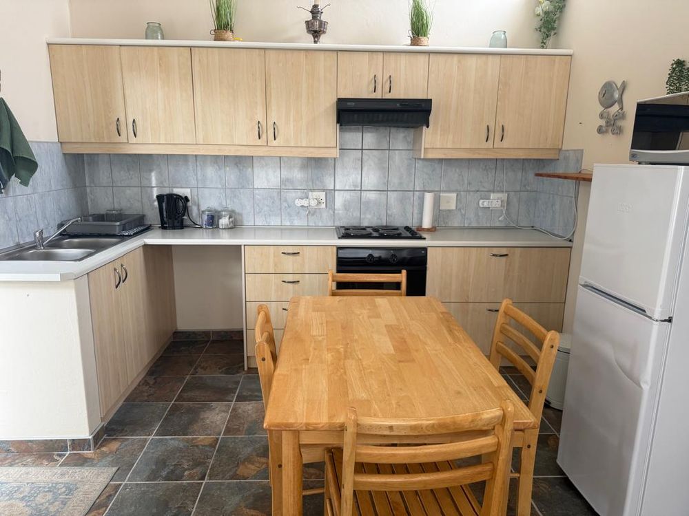 flat - open plan kitchen 