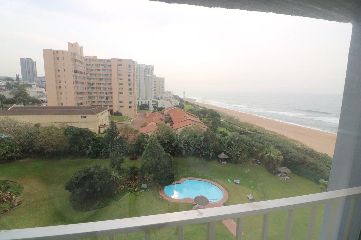 On The Beach - 3 Furnished Bedroom  Apartment - Photo 2