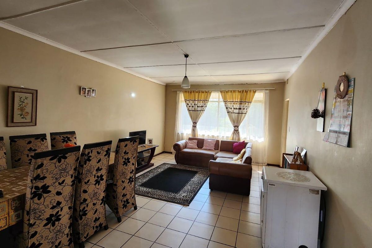 2 Bedroom Apartment For Sale in Vanderbijlpark CW3 - Photo 4