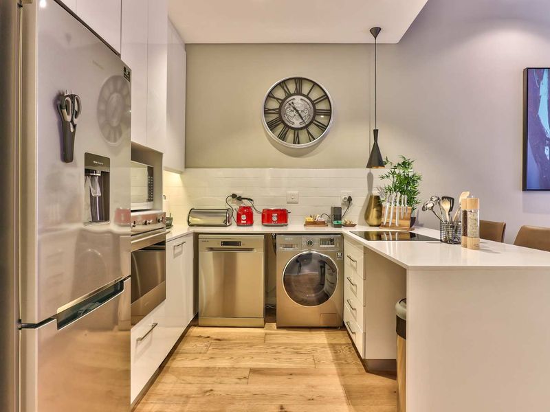 Investment-Ready Apartment in Trendy De Waterkant | Pool - Photo 8