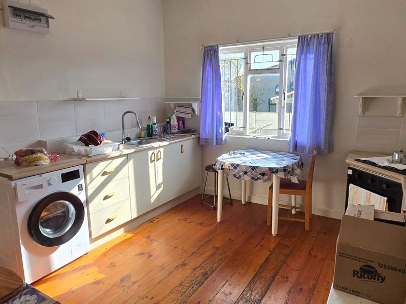Charming Character Home with Bachelor Flat in the Heart of Gansbaai - Photo 9