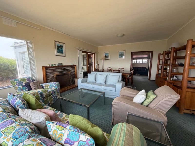 Beautiful family beach side home in Simons Town - Photo 6