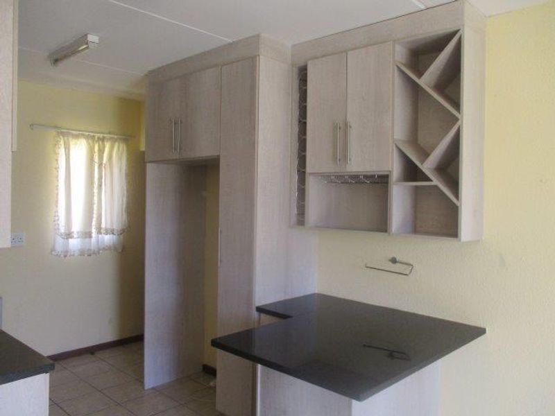 2 BEDROOM FLAT TO RENT IN THE ORCHARDS - Photo 7