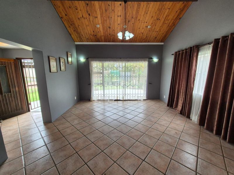 DUPLEX Shared Property - Photo 5