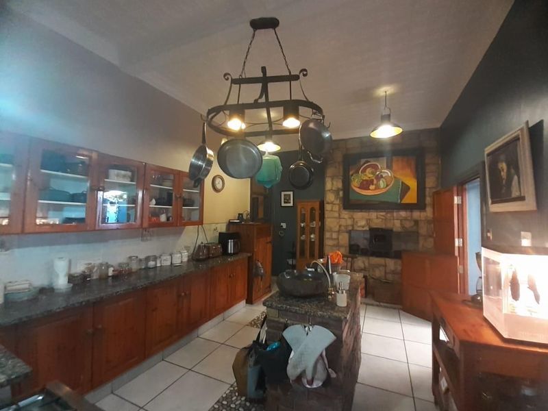 Escape the ordinary! Beautiful historic home. - Photo 10