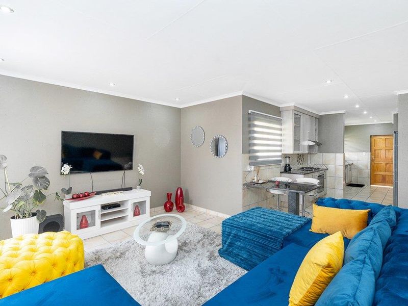 STUNNING CLUSTER WITH SUPERIOR FINISHES - Photo 6