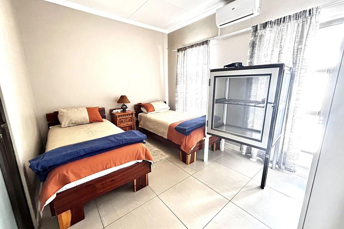 2 Bedroom Apartment TO LET in CBD - Photo 4