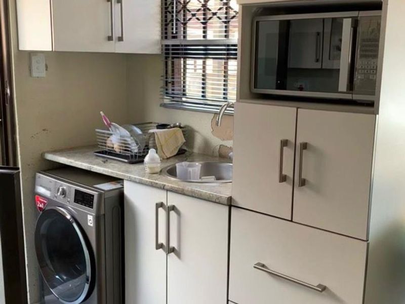 2 Bedroom House for Sale in Soshanguve East, Ext 5 - Photo 5