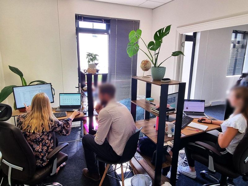 Light and Bright Ground Floor Office in Westlake Business Park - Photo 5