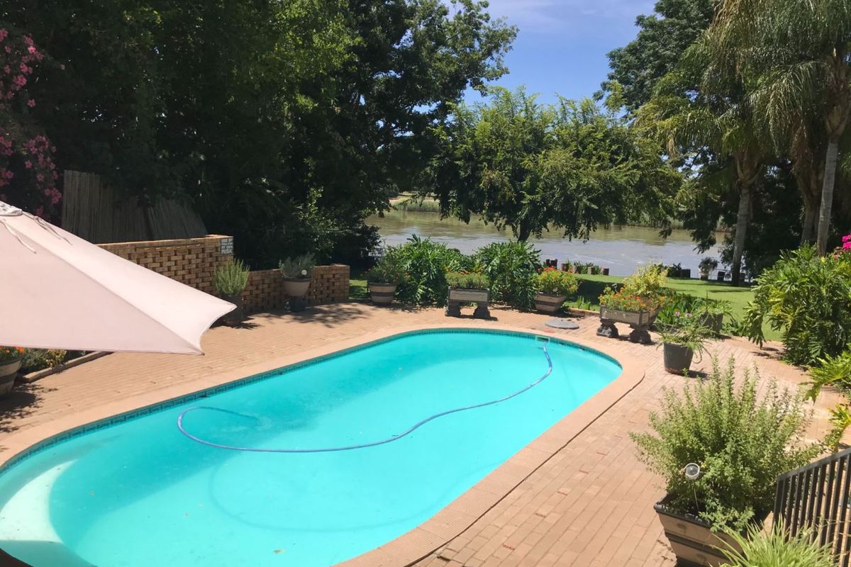 Stunning property on the banks of the mighty Orange River - Photo 2