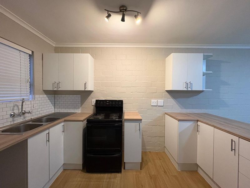 3 Bedroom House To Let in Sanddrift - Photo 5
