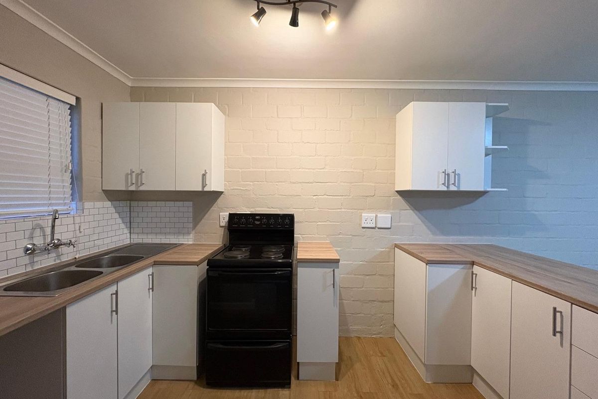 3 Bedroom House To Let in Sanddrift - Photo 5