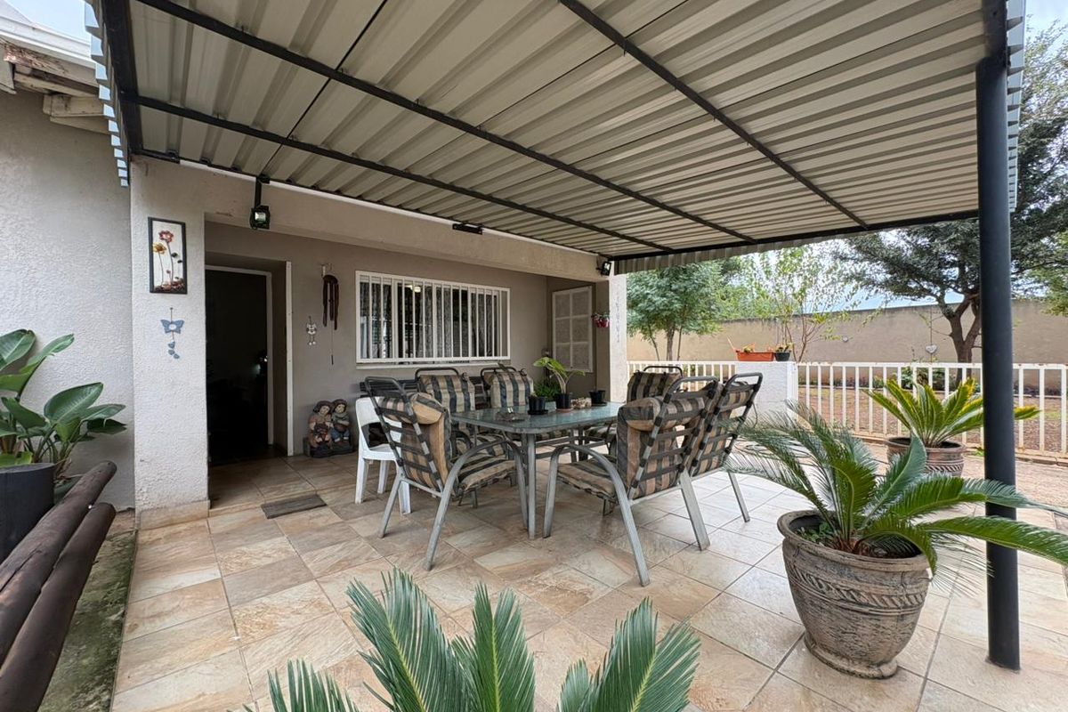Spacious Property with Exceptional Income Potential - Photo 3