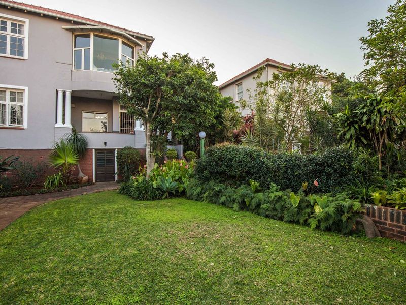 Modern Townhouse - Photo 8