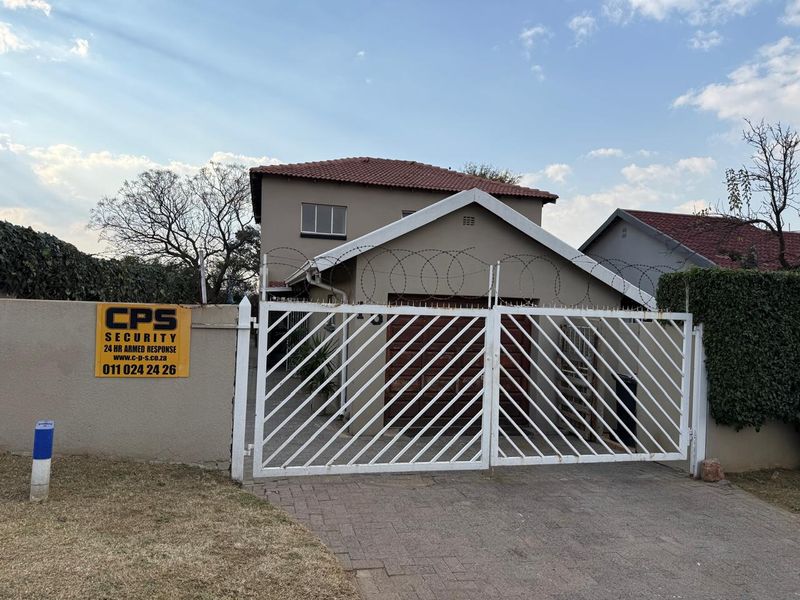 Double story 4 bedrooms and 3 bath home - Photo 1