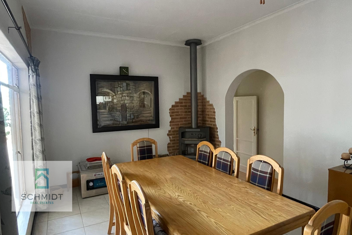 5 Bedroom Home FOR SALE in Klein Windhoek : N$14 500 000.00 excl costs - Photo 5