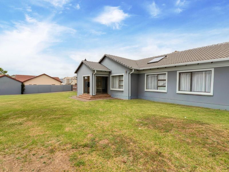 Secure, Spacious & Designed for Effortless Family Living - Photo 5