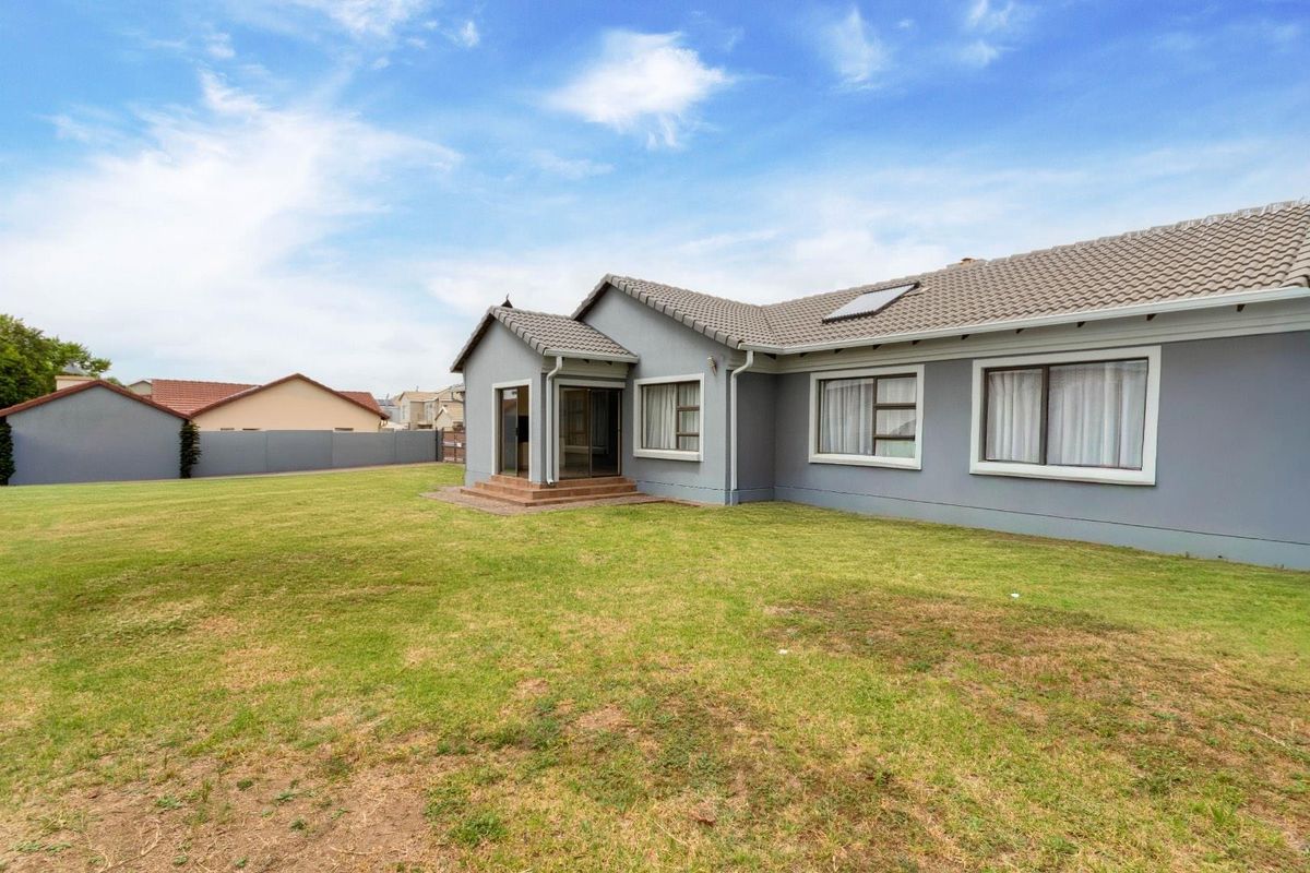 Secure, Spacious & Designed for Effortless Family Living - Photo 5