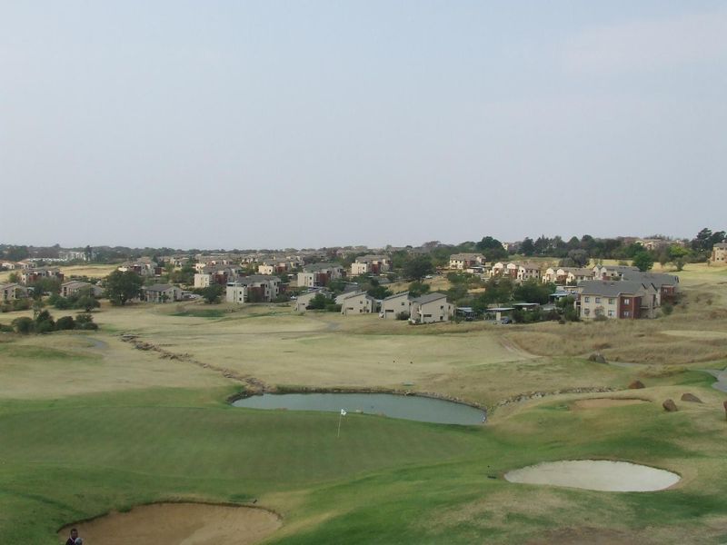 Top Floor 2 Bed 2 Bath Apartment for sale in Jackal Creek Golf Estate - Photo 2