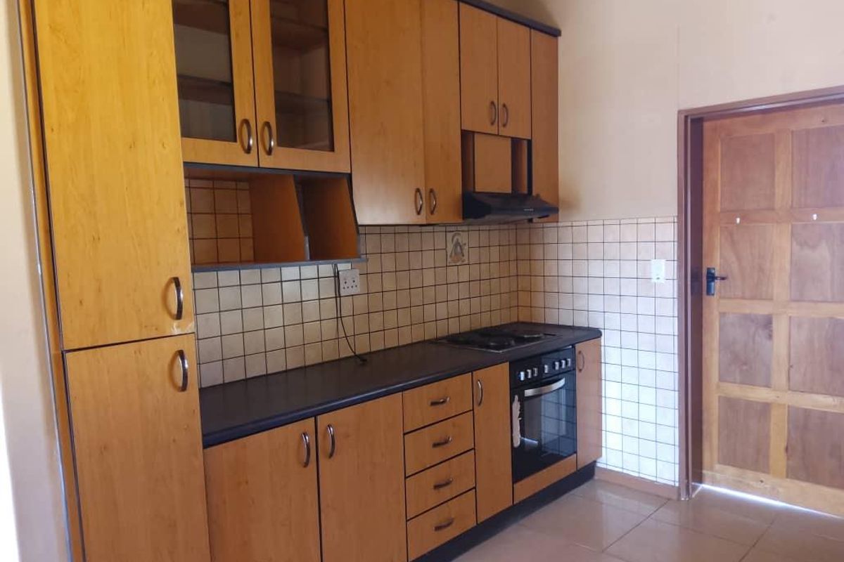 🏡 **Your Dream Home Awaits in Okahandja Extension 4!** 🏡 - Photo 4