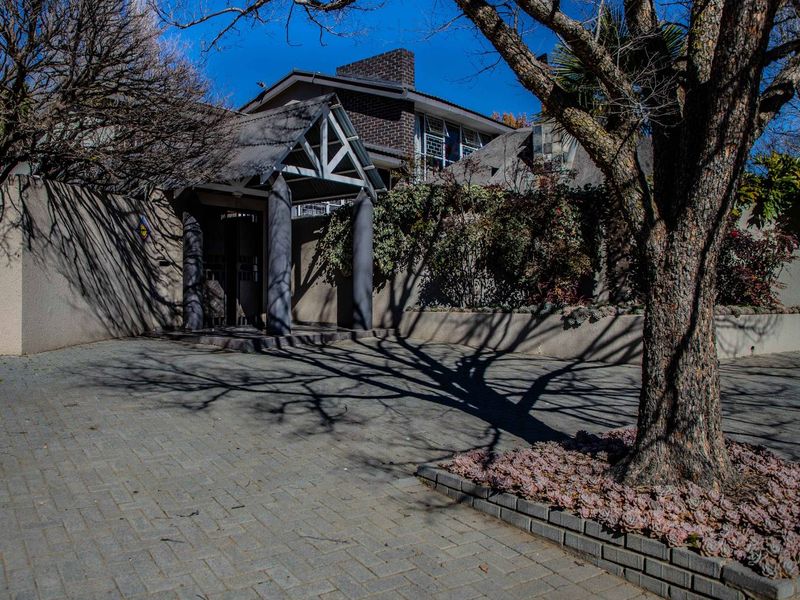 Exceptional Double-Storey Guesthouse for Sale – A Prime Investment Opportunity - Photo 7