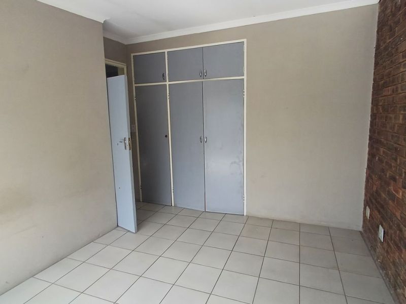 3 Bedroom Duplex For Sale - Photo 10