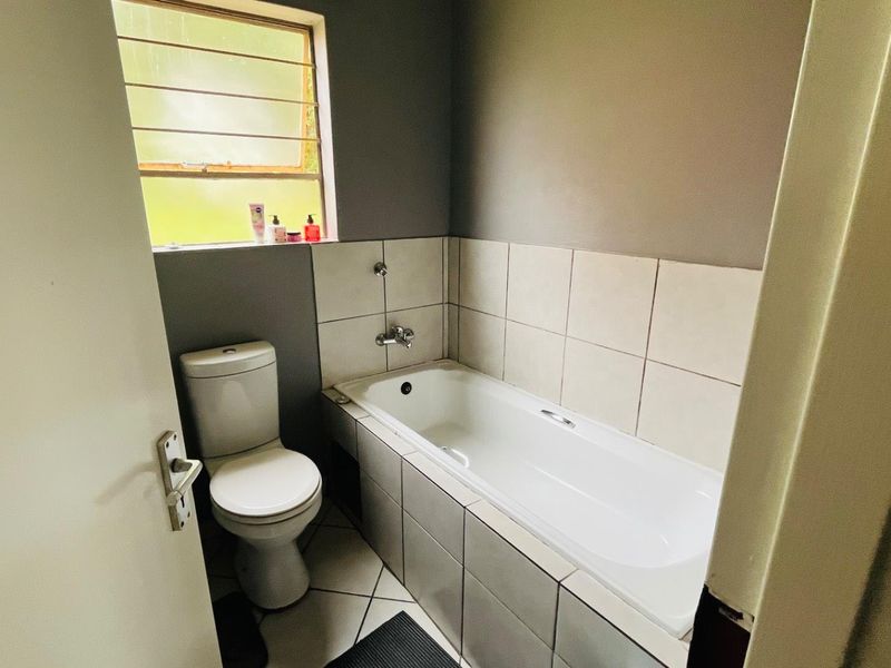 Safe family home - Photo 6