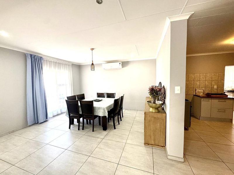 4 Bedroom House For Sale in Elisenheim - Photo 9