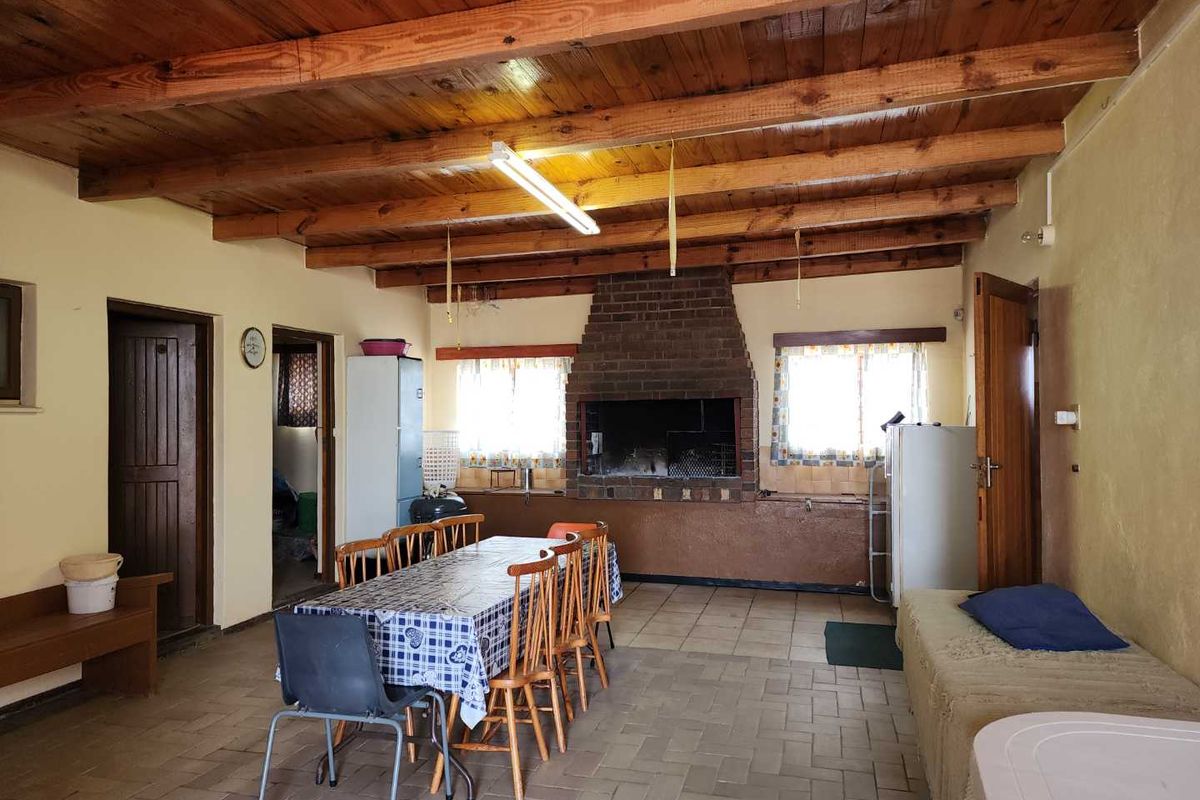 Give this house some TLC and you have a home. - Photo 4