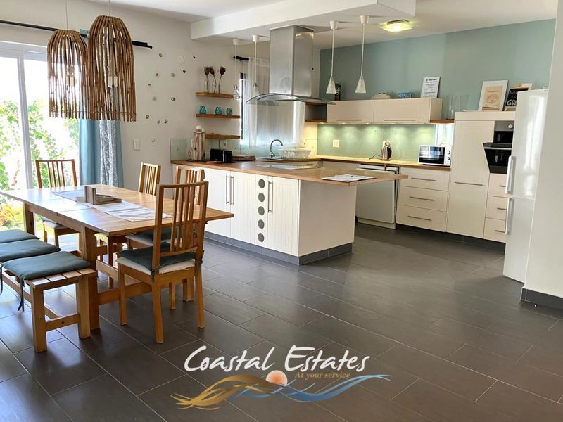 Stunning 3-Bedroom Townhouse with Breathtaking Sea Views - Photo 4