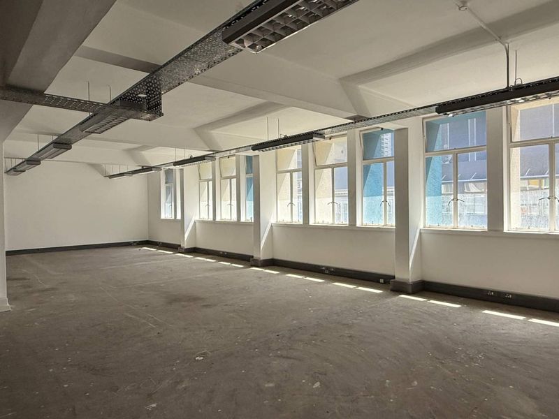 372m2 2nd floor unit ideal for health and wellness to let - Photo 2