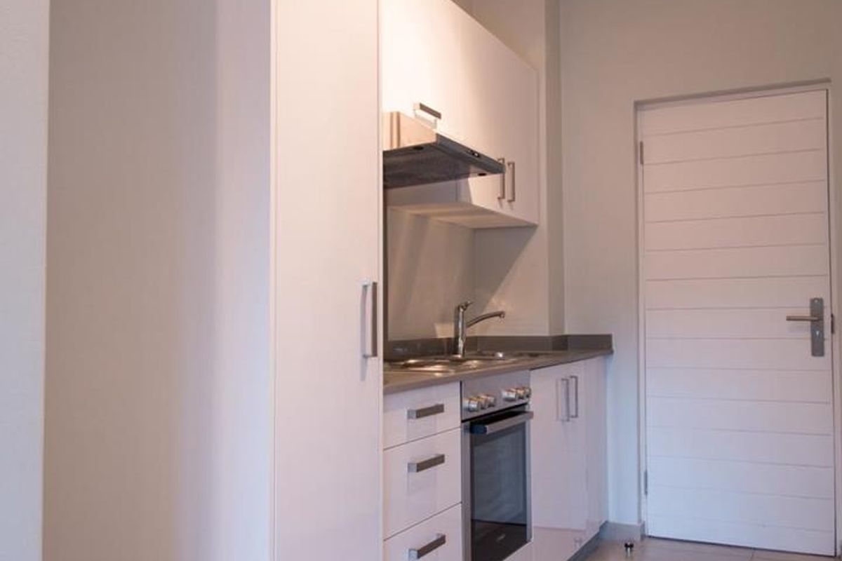 MODERN ONE BEDROOM APARTMENT IN ISABEL ESTATE - Photo 2