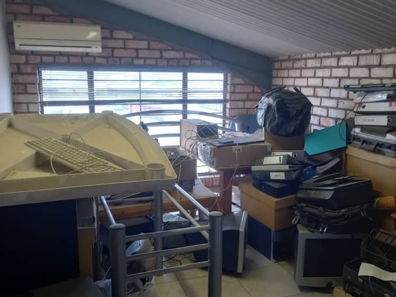 PRIME COMMERCIAL SPACE TO LET - Photo 4