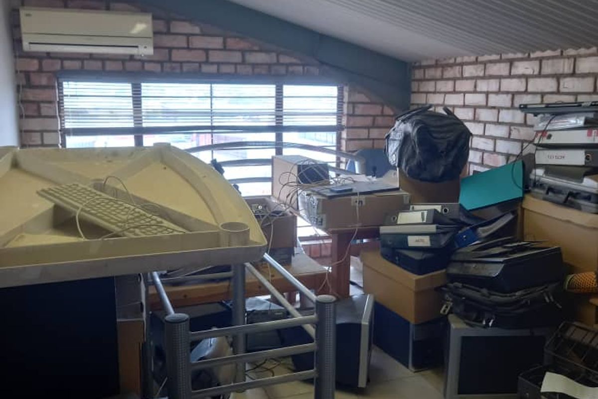 PRIME COMMERCIAL SPACE TO LET - Photo 4