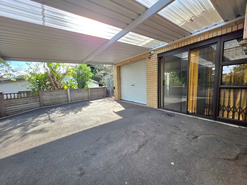 Entertain in Style in Northdene – Spacious 6 Bedroom Family Home with Pool & Solar and  converted flatlet. - Photo 9