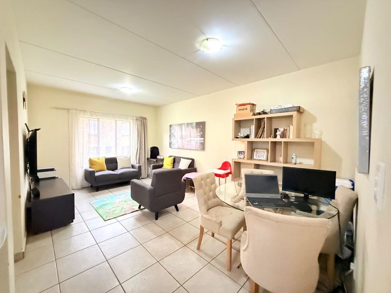 Charming 2-Bedroom Apartment in Prime Location - Photo 6